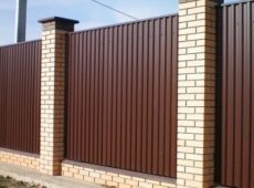 Какой забор построить?